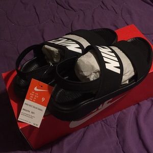 Women Nike tanjun sandals
